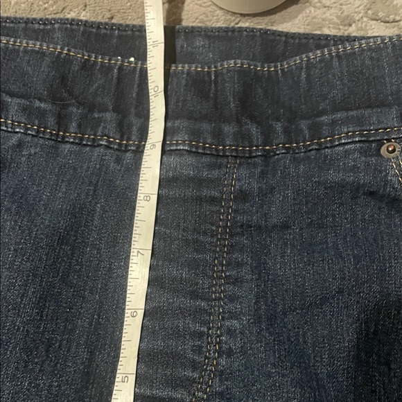 Levi’s High Rise Dark Blue Jeans - Picture 6 of 12